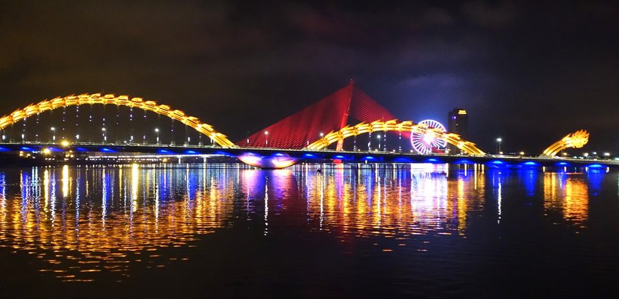岘港